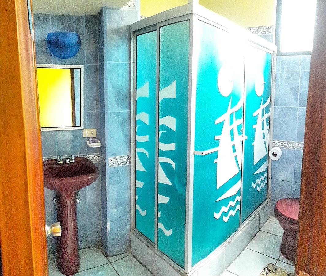 Hostal La Isla Del Descanso Puerto Villamil Exteriör bild