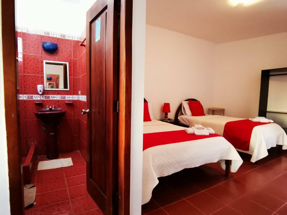 Hostal La Isla Del Descanso Puerto Villamil Exteriör bild